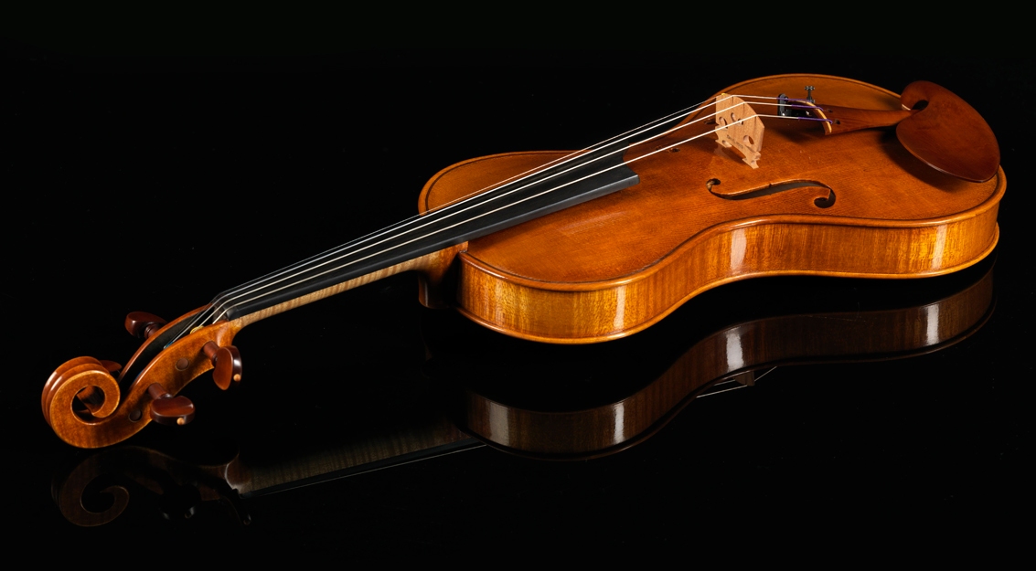 Daniel Ross cornerless violin